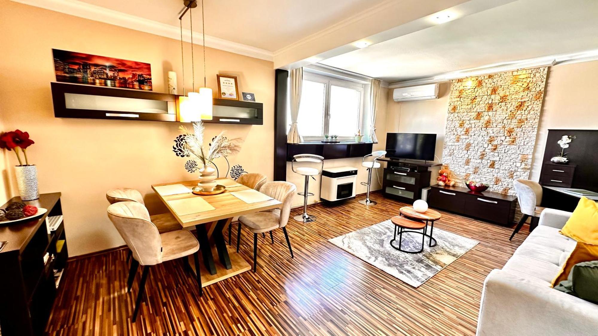 Apartment On Gellert Hill Downtown With Free Garage & Castle View Budapest Exterior photo