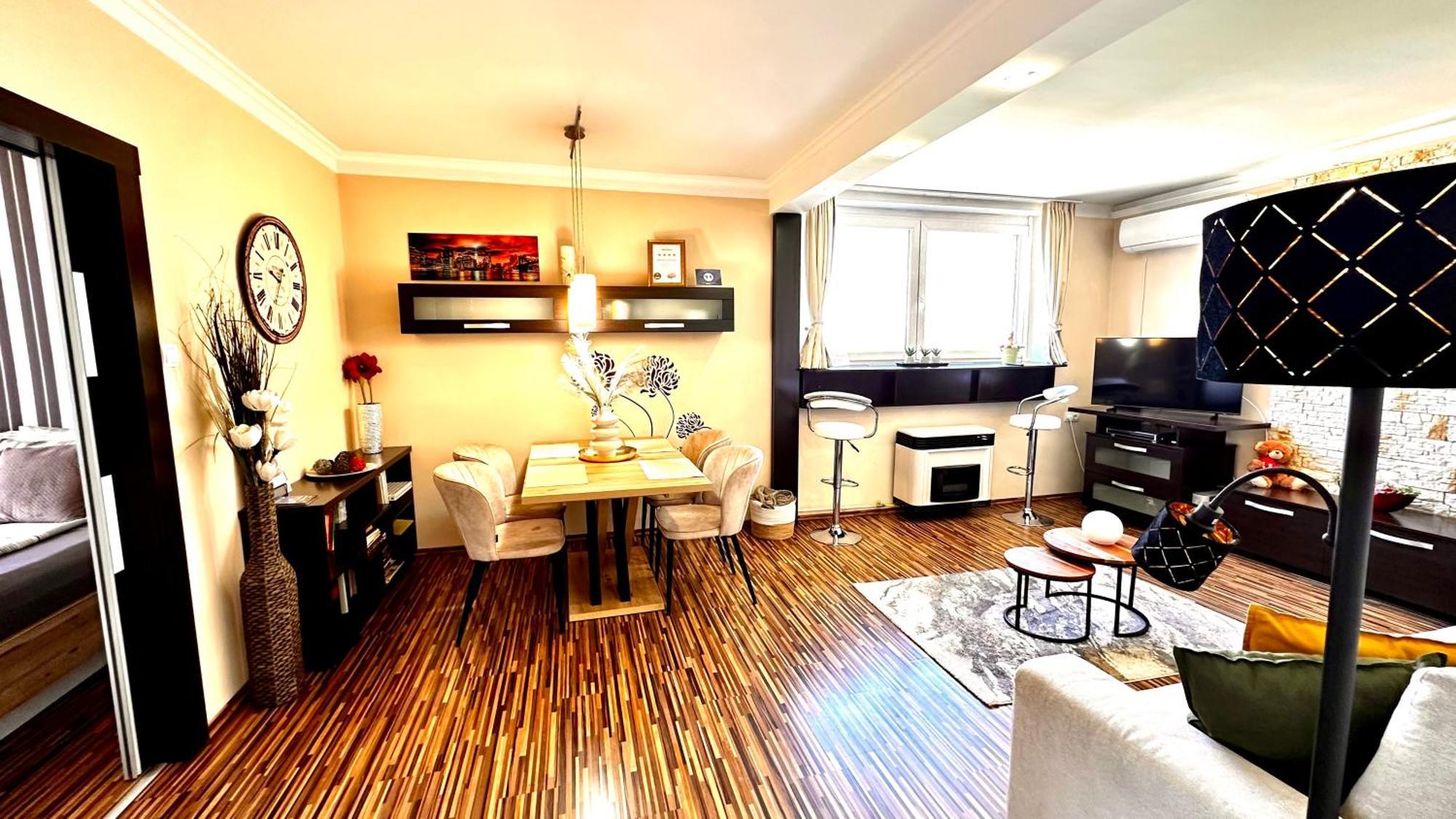 Apartment On Gellert Hill Downtown With Free Garage & Castle View Budapest Exterior photo
